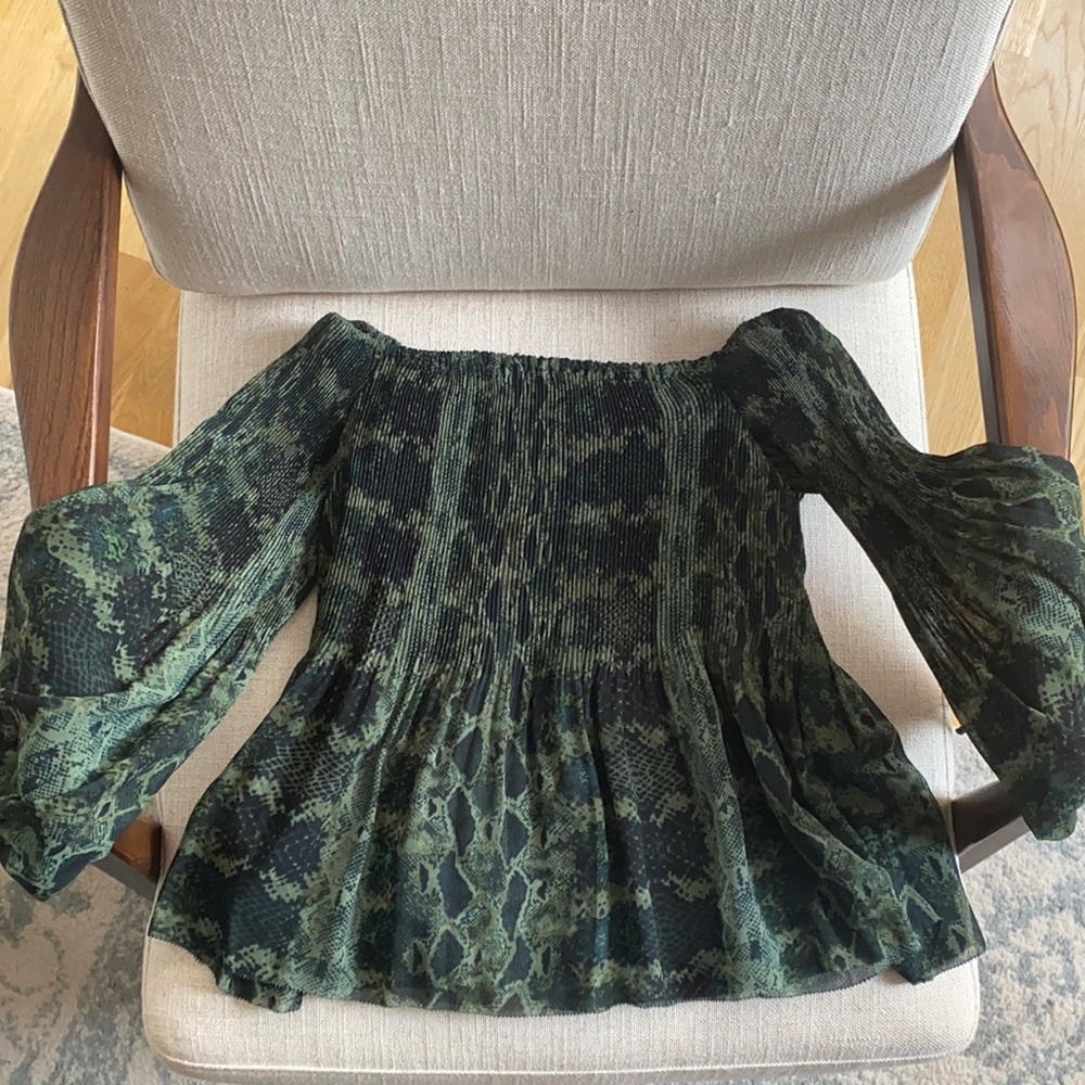 Off the Shoulder Wilfred Top